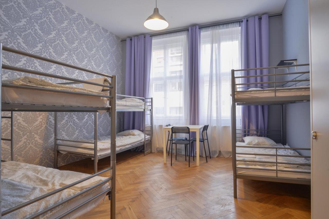 Globe Hostel Prague Adults Only エクステリア 写真
