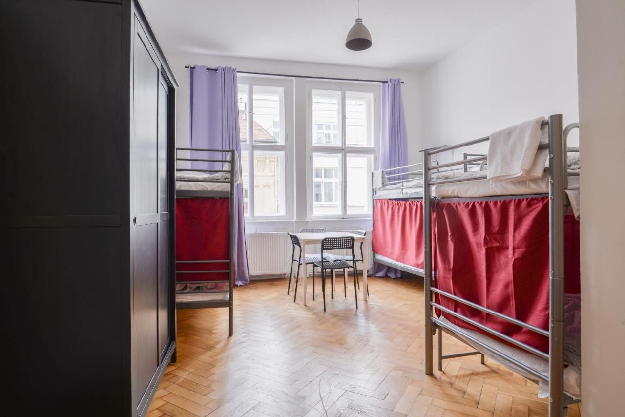 Globe Hostel Prague Adults Only エクステリア 写真