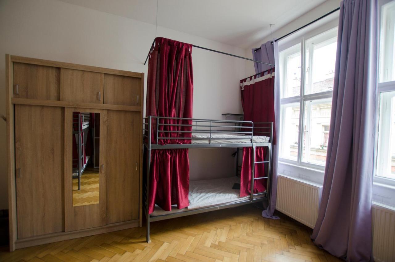 Globe Hostel Prague Adults Only エクステリア 写真
