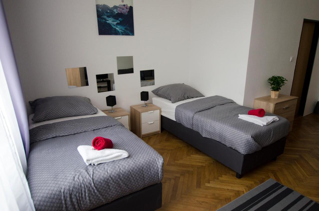Globe Hostel Prague Adults Only エクステリア 写真