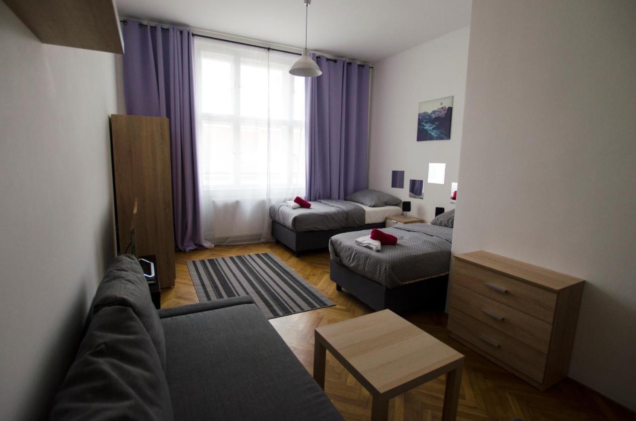 Globe Hostel Prague Adults Only エクステリア 写真