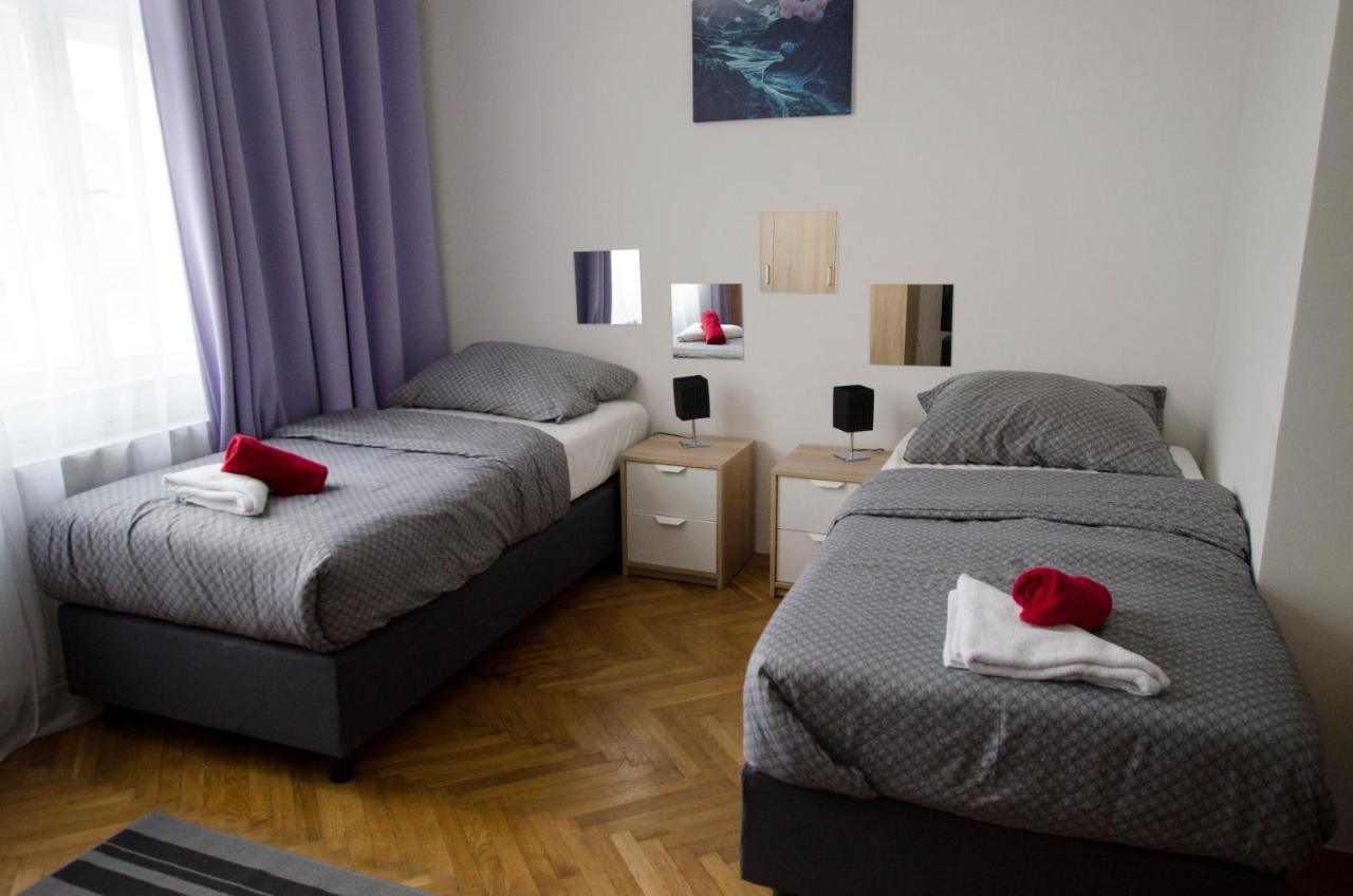 Globe Hostel Prague Adults Only エクステリア 写真