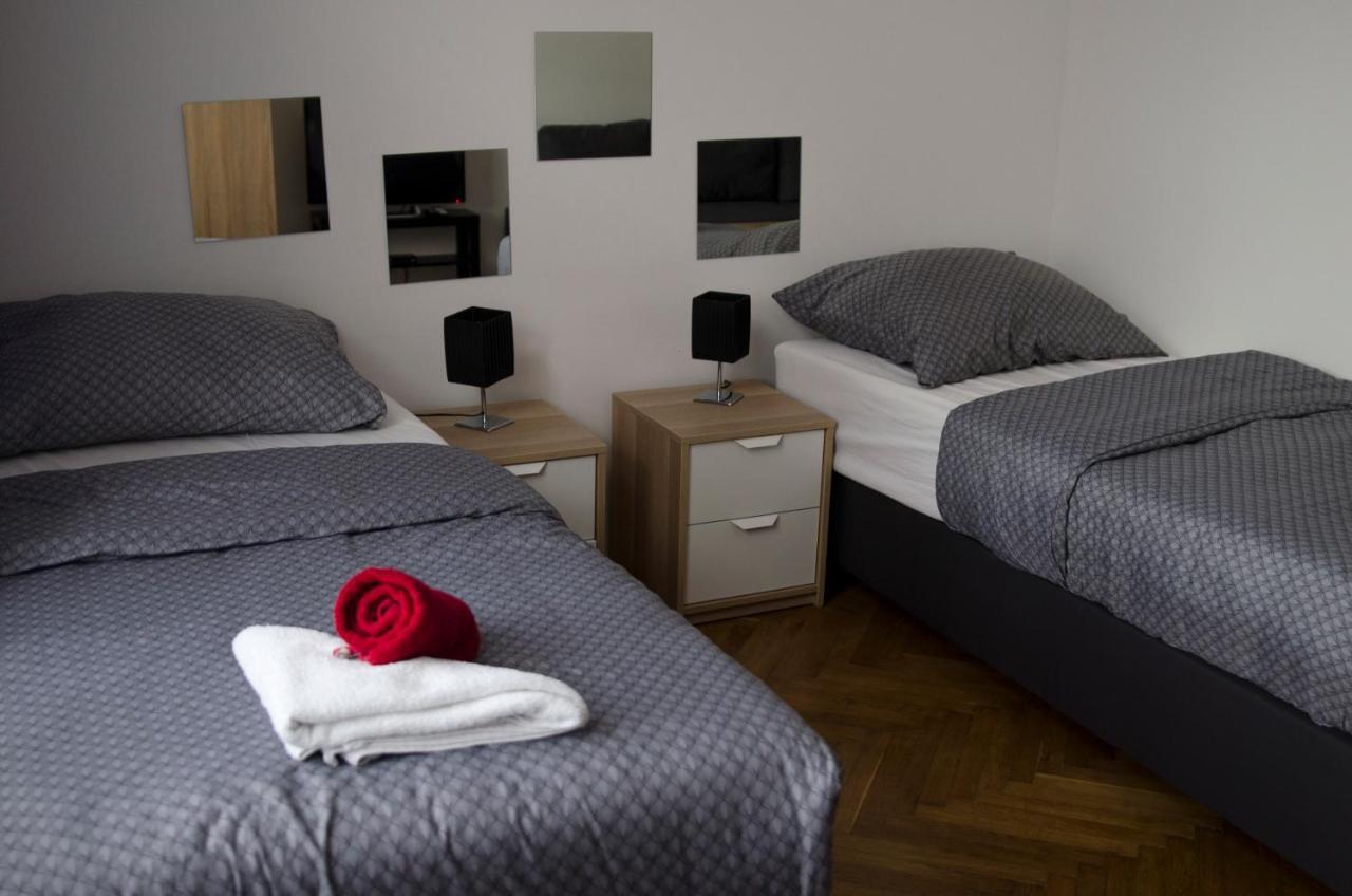 Globe Hostel Prague Adults Only エクステリア 写真