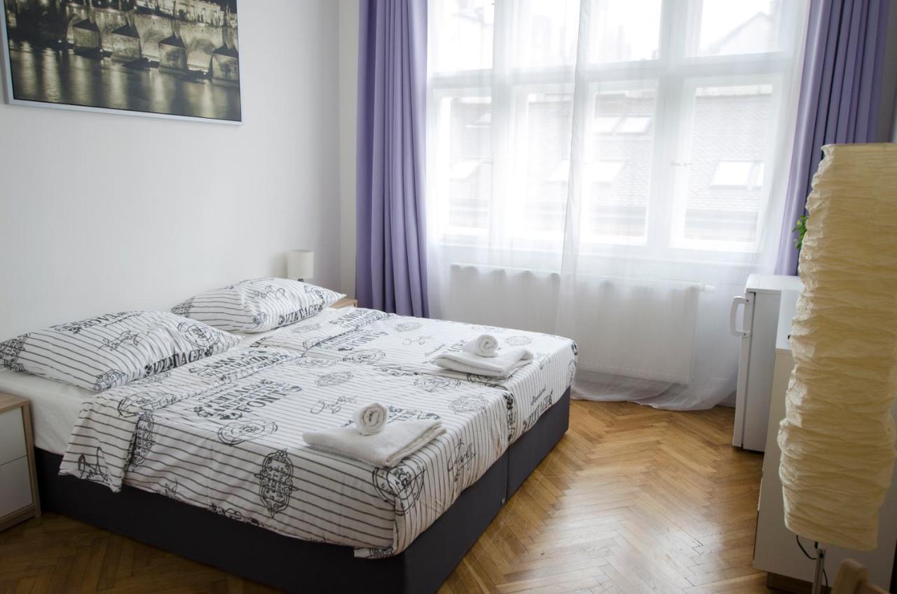 Globe Hostel Prague Adults Only エクステリア 写真