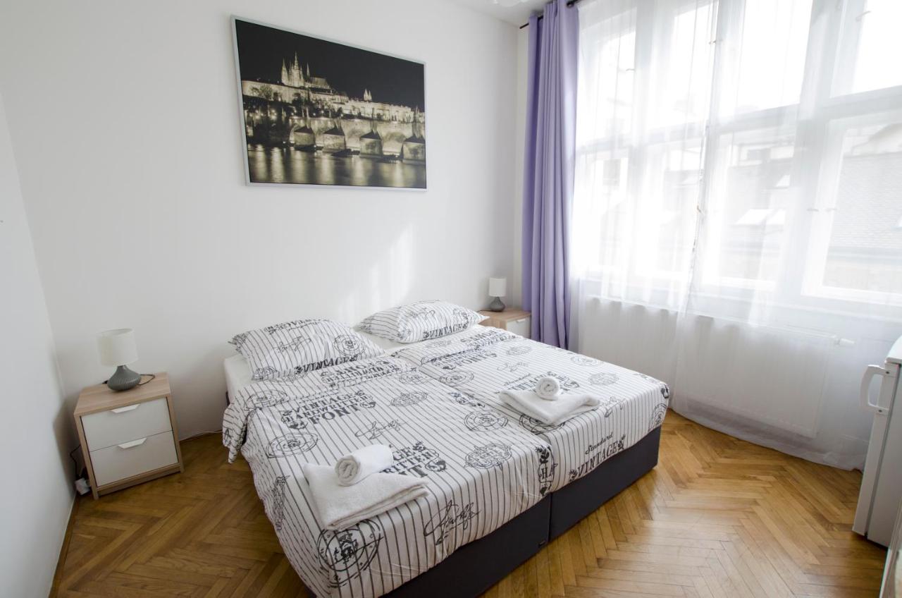 Globe Hostel Prague Adults Only エクステリア 写真
