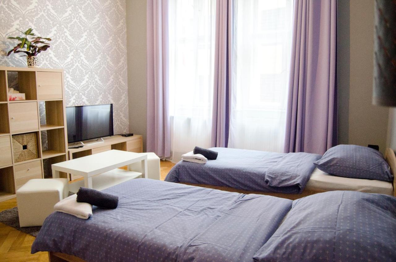 Globe Hostel Prague Adults Only エクステリア 写真