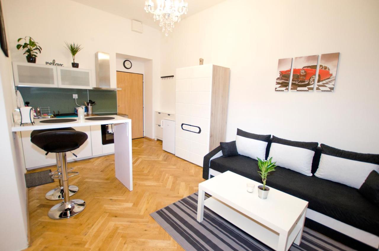Globe Hostel Prague Adults Only エクステリア 写真
