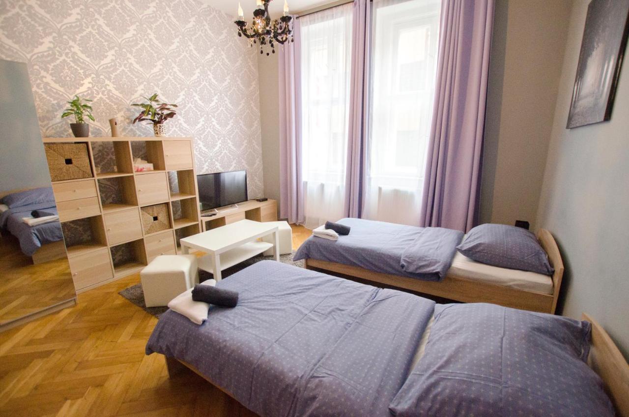 Globe Hostel Prague Adults Only エクステリア 写真