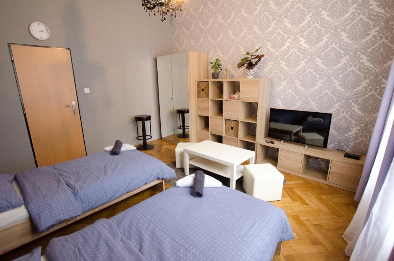 Globe Hostel Prague Adults Only エクステリア 写真