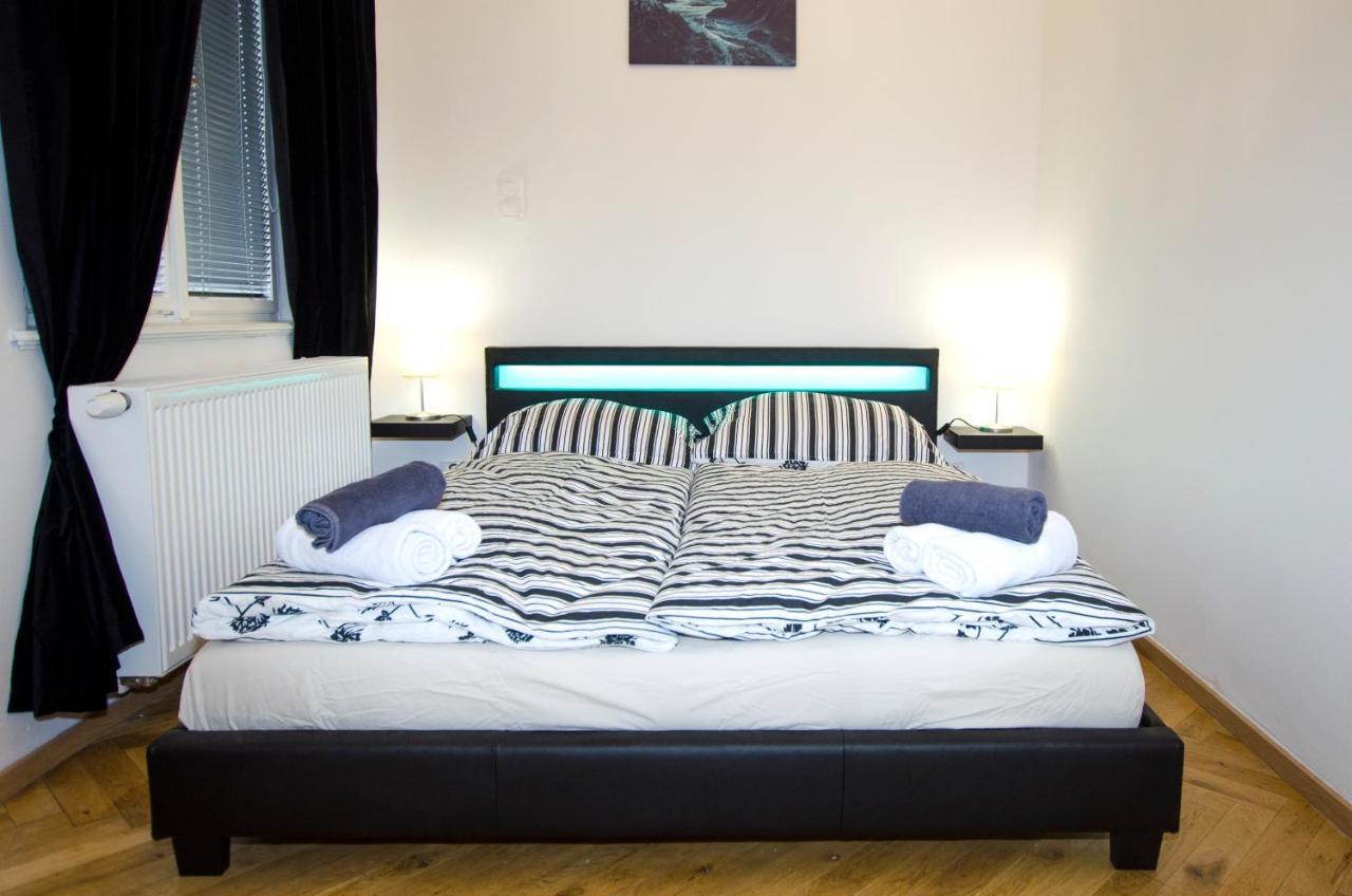 Globe Hostel Prague Adults Only エクステリア 写真