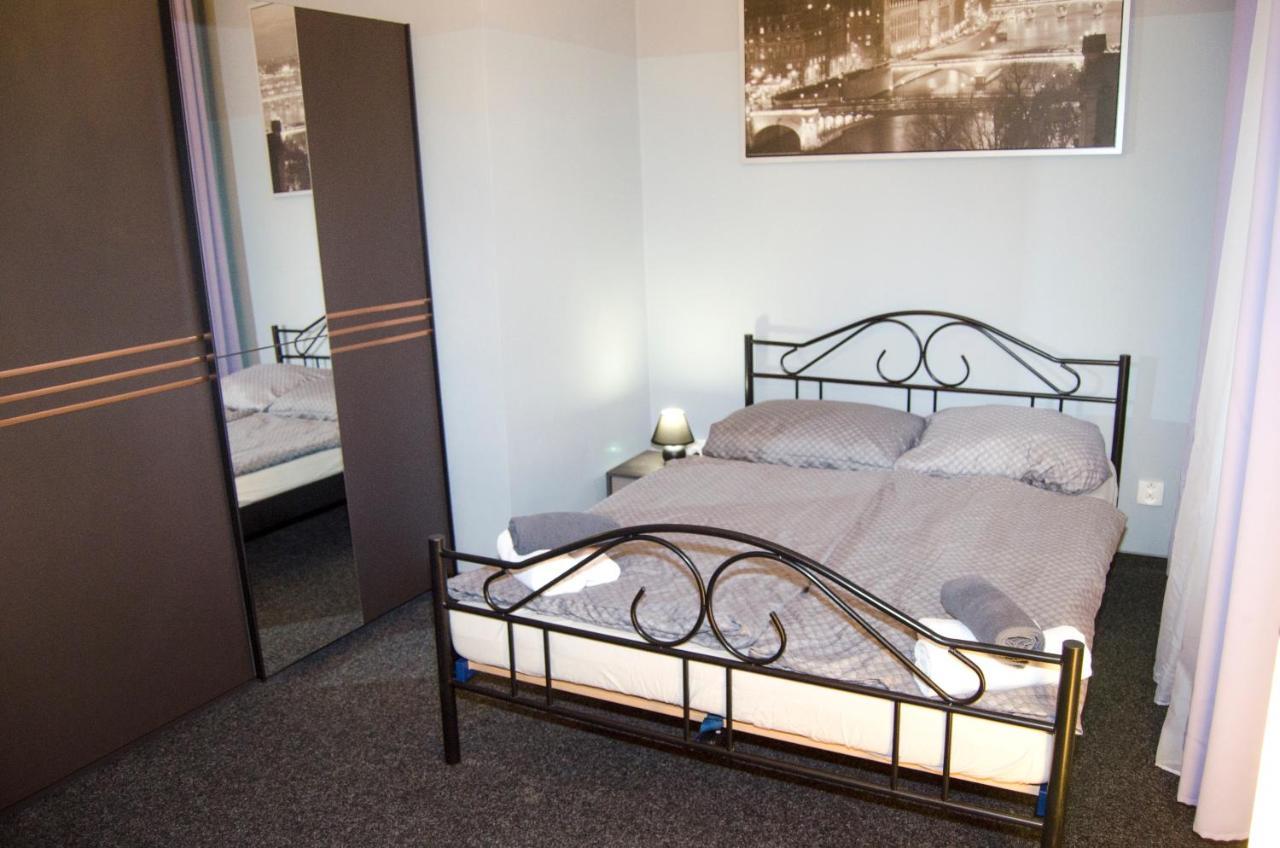 Globe Hostel Prague Adults Only エクステリア 写真