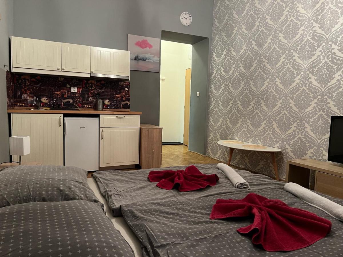 Globe Hostel Prague Adults Only エクステリア 写真