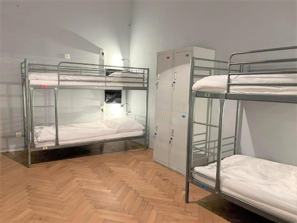 Globe Hostel Prague Adults Only エクステリア 写真